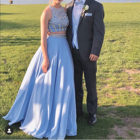 Prom dress - Picture 1 of 4